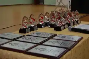 награды ждут победителей корпоративного мероприятия Награды ждут победителей корпоративного мероприятия